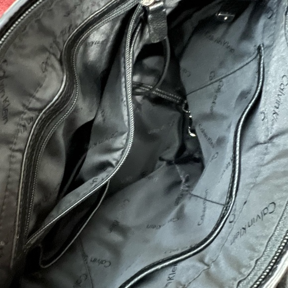 Calvin Klein Black Leather Shoulder Bag NWT | Multiple Pockets | Womens Bag - Picture 7 of 7
